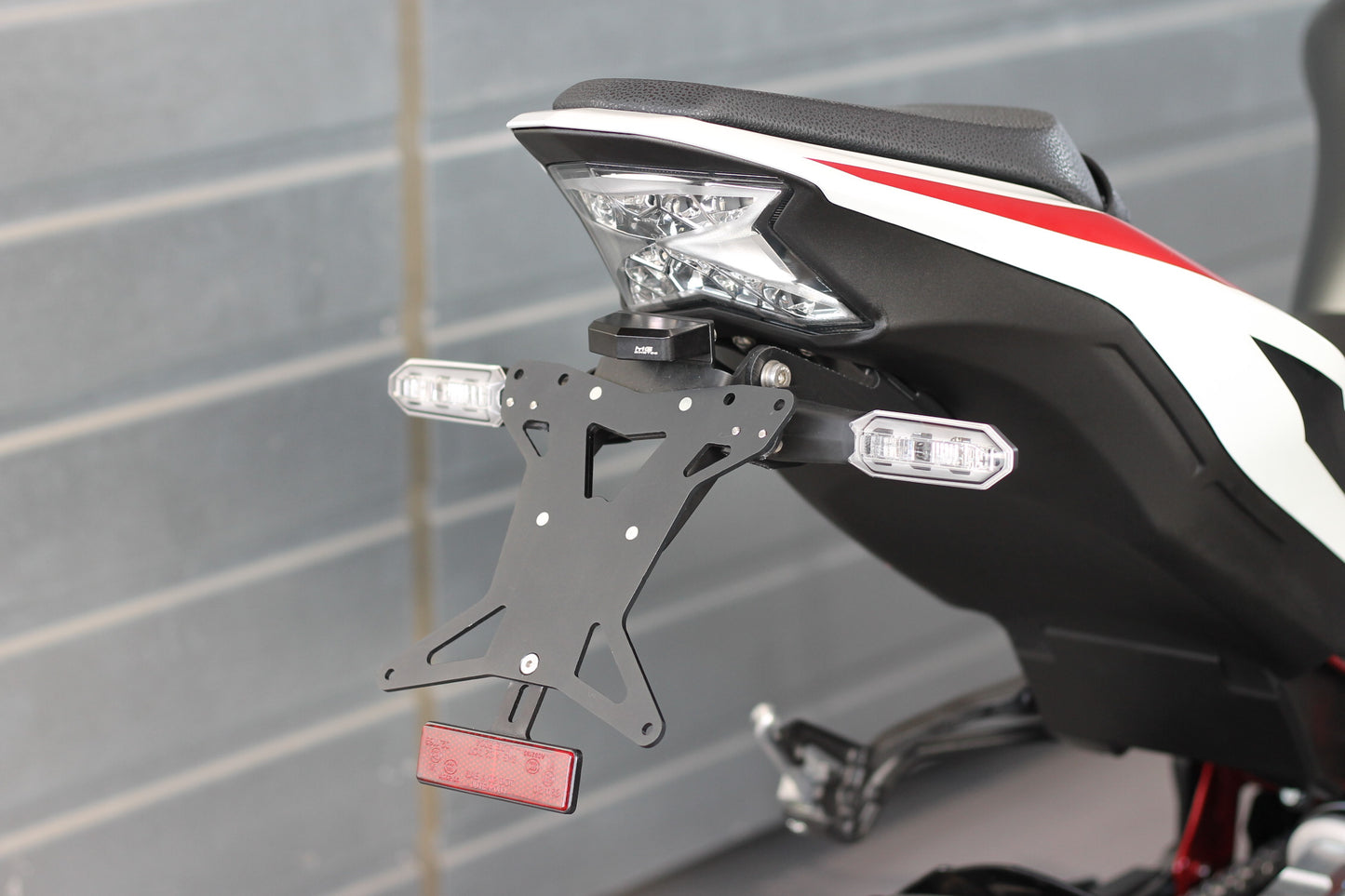 MG Biketec Kurzes Heck - Kennzeichenträger - Kennzeichenhalter | diverse Länder | passend für Kawasaki Z900 - Modelle (2020-2024)