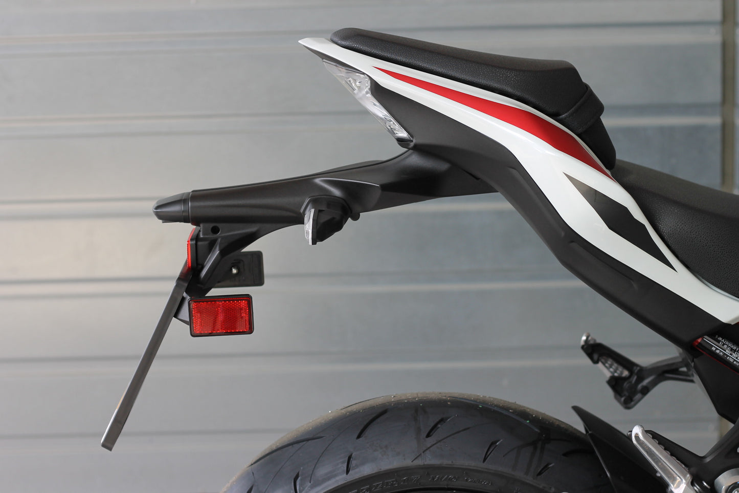 MG Biketec Kurzes Heck - Kennzeichenträger - Kennzeichenhalter | diverse Länder | passend für Kawasaki Z900 - Modelle (2020-2024)