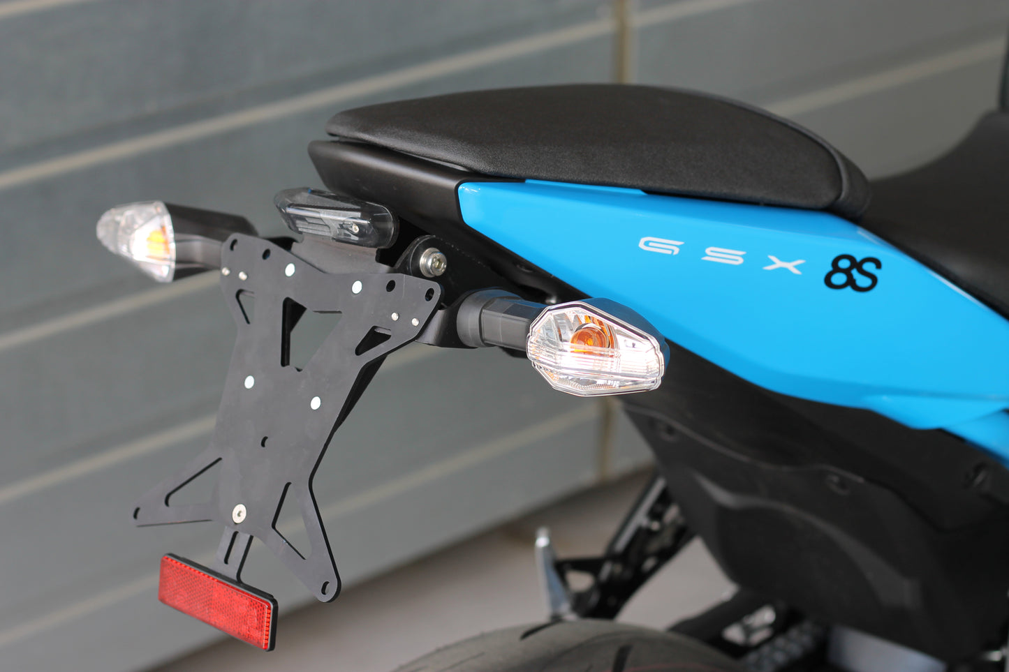 MG Biketec Kurzes Heck - Kennzeichenträger - Kennzeichenhalter | diverse Länder | passend für Suzuki GSX-8S - Modelle (2023-2026)