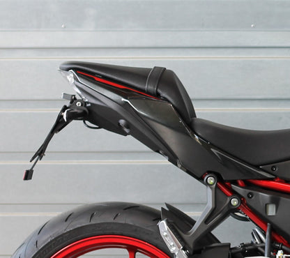 MG Biketec Kurzes Heck - Kennzeichenträger - Kennzeichenhalter | diverse Länder | passend für Kawasaki Z650 - Modelle (2023-2025)