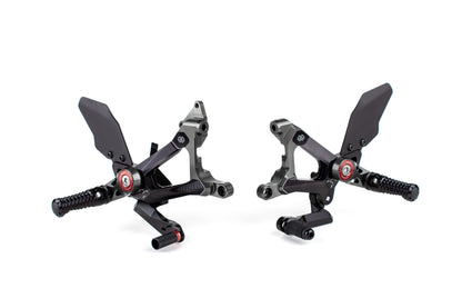 Gilles Fußrastenanlage MUE2 | BLACK | ABE | passend für Ducati Streetfighter V4 / V4S - Modelle