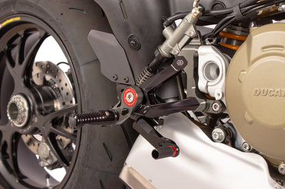 Gilles Fußrastenanlage MUE2 | BLACK | ABE | passend für Ducati Streetfighter V4 / V4S - Modelle