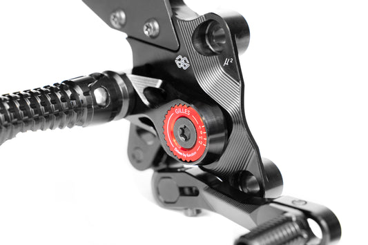 Gilles Fußrastenanlage MUE2 | verstellbar | ABE | passend für Suzuki GSX 1300 R Hayabusa (WEJ0) - Modelle (2021-2025)