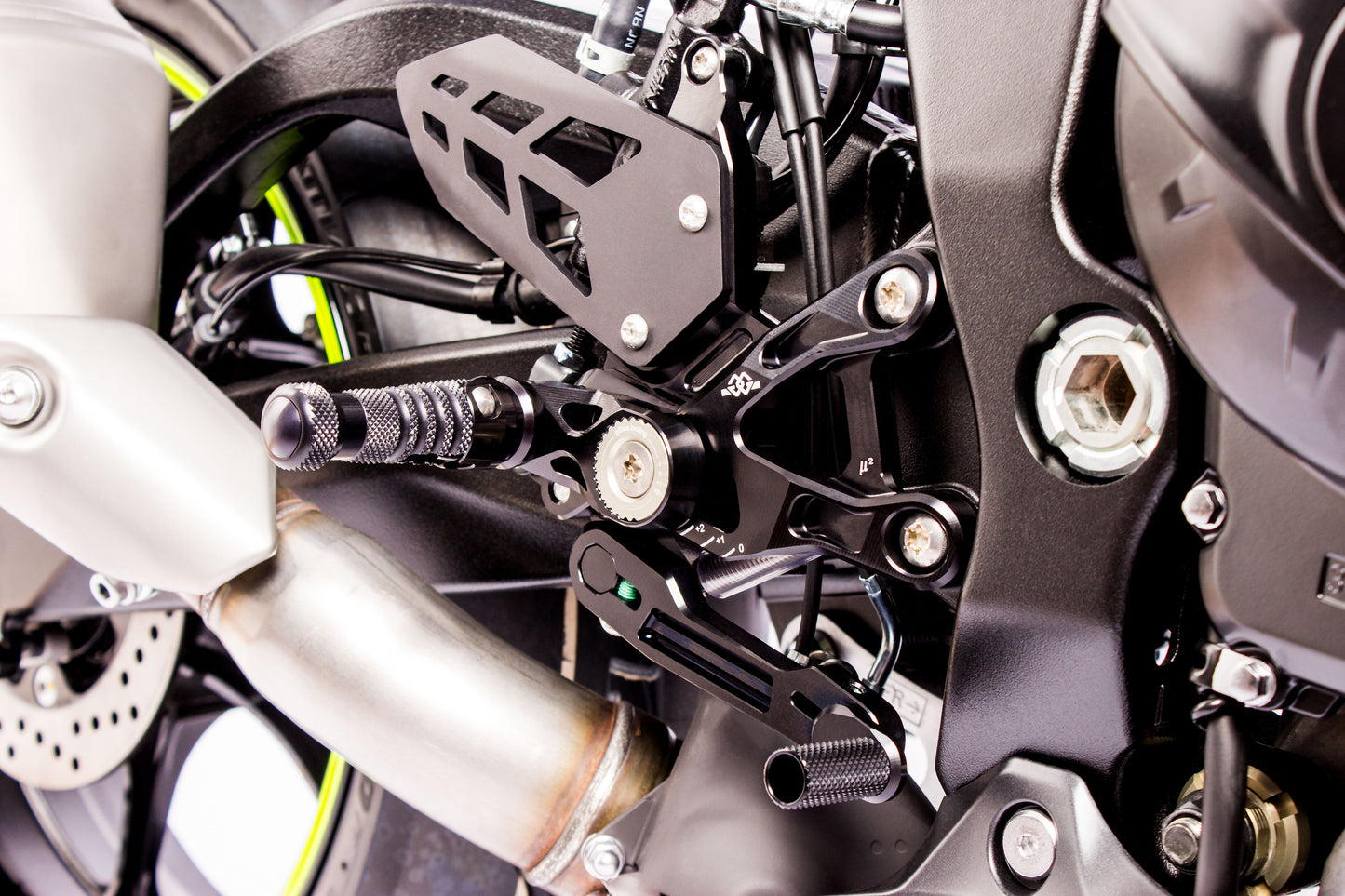 Gilles Fußrastenanlage MUE2 | passend für Suzuki GSX-R 1000 / R - Modelle (2017-)