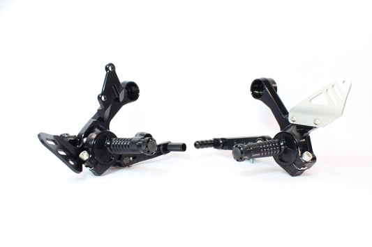 Gilles Fußrastenanlage RCT10GT | verstellbar | ABE | passend für Yamaha FZ-09 / MT-09 / MT-09 Street Rally & XSR 900 - Modelle