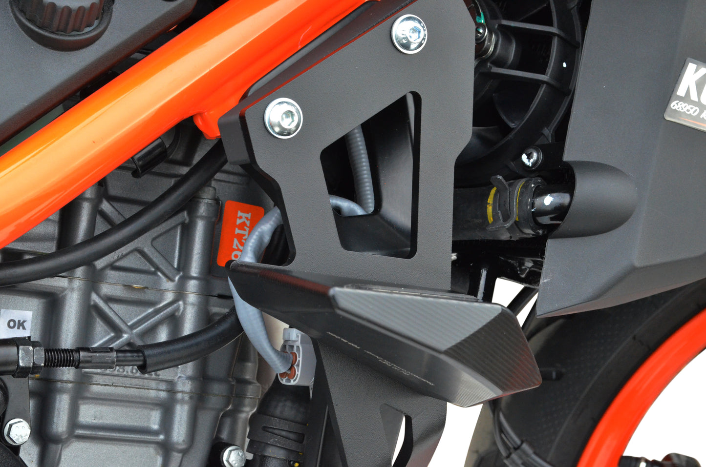 Top Block Racing Sturzpads | PAAR | passend für KTM 125 Duke & 390 Duke - Modelle (2024)