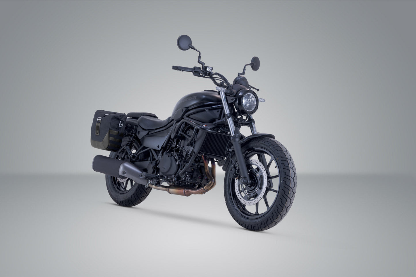 SW-Motech Legend Gear Seitentaschen-System LC Black Edition | Kawasaki Eliminator 500 (23-).