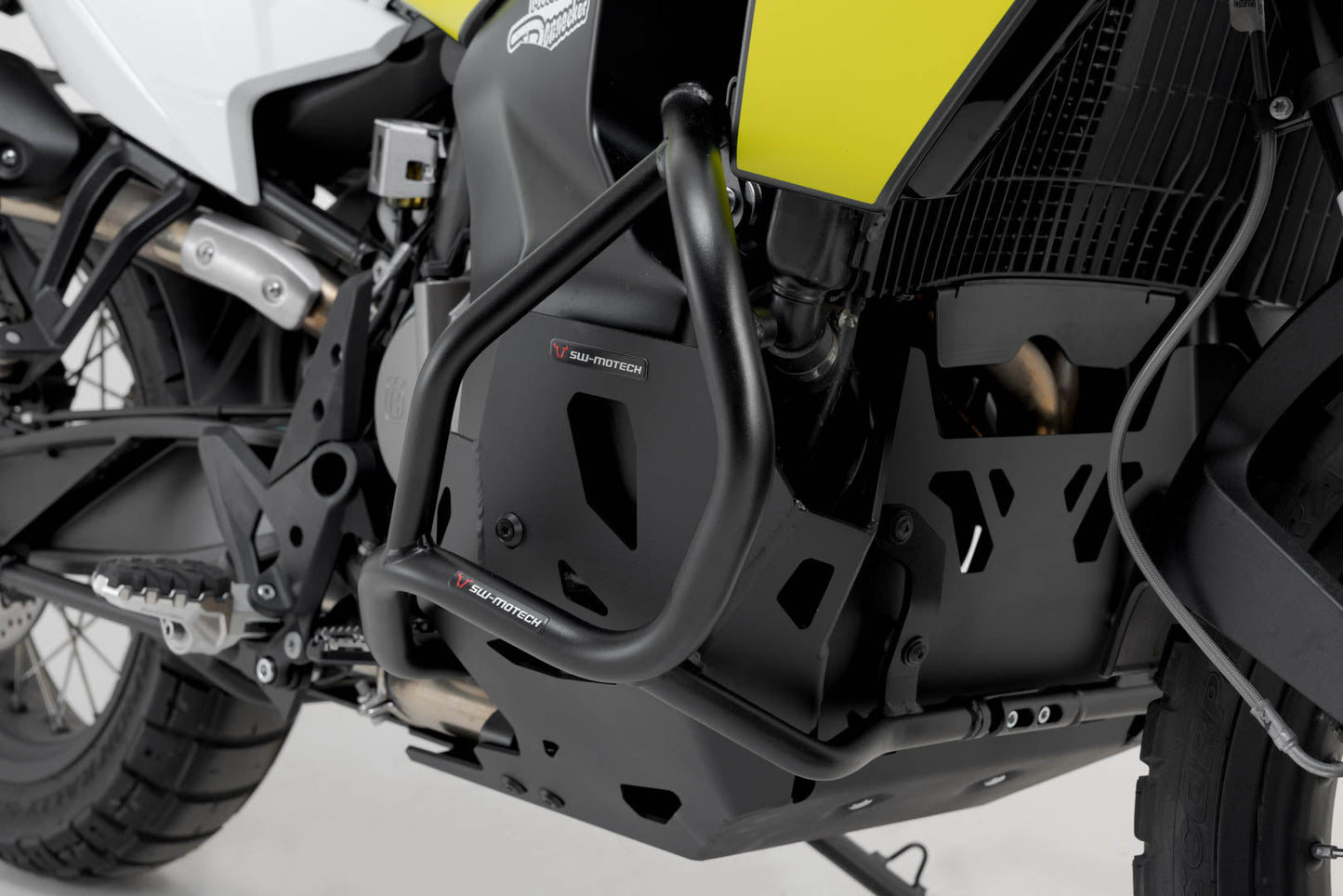 SW-Motech Adventure-Set Schutz | Schwarz. Husqvarna Norden 901 (21-).