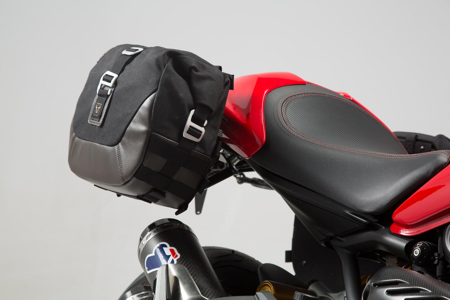 SW-Motech URBAN ABS Seitenkoffer-System | 2x 16,5 l. Ducati Monster- , Super Sport-Modelle.