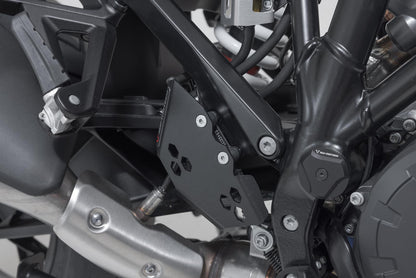 SW-Motech Bremspumpen-Schutz | Schwarz. KTM 1290 Super Adventure (21-).