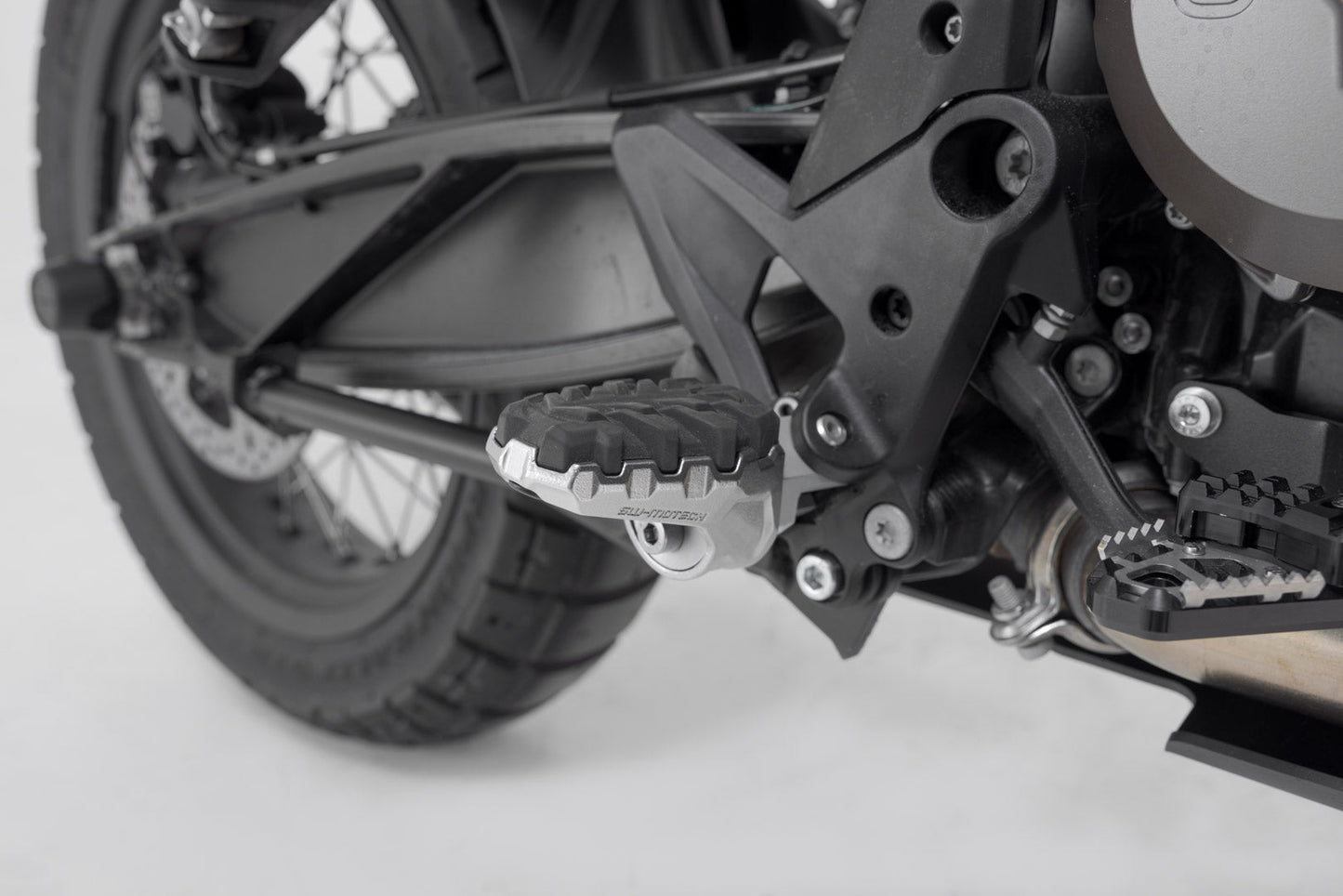 SW-Motech Anbaumaterial für ION Fußraste | Silbern. KTM Modelle, Husqvarna Norden 901 (21-).