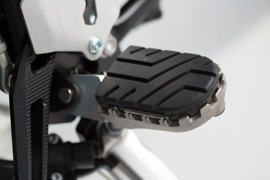 SW-Motech ION Fußrasten-Kit | Triumph Tiger 800/ 900/ 1200, Scrambler 1200.