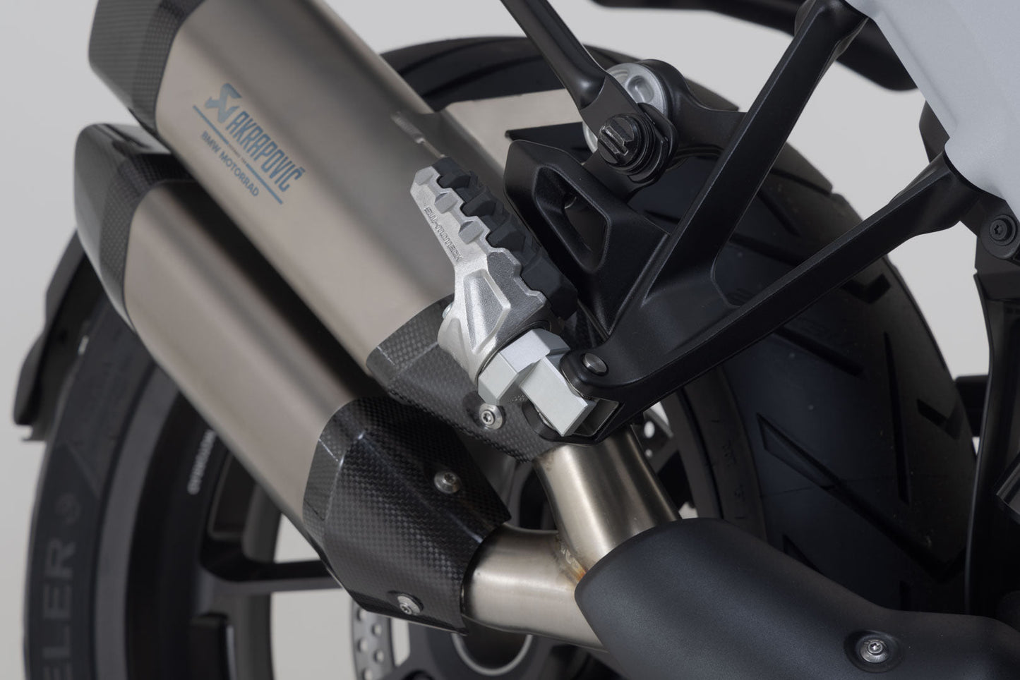 SW-Motech EVO Sozius Fußrasten-Kit | Harley-Davidson Pan America (21-), BMW R 1300 GS.