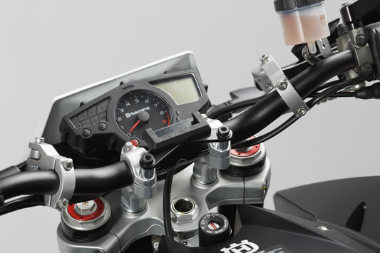 SW-Motech Navi-Halter am Lenker | Schwarz. Modelspezifisch.