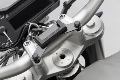 SW-Motech Navi-Halter am Lenker | Schwarz. BMW- / Triumph-Modelle, Himalayan.