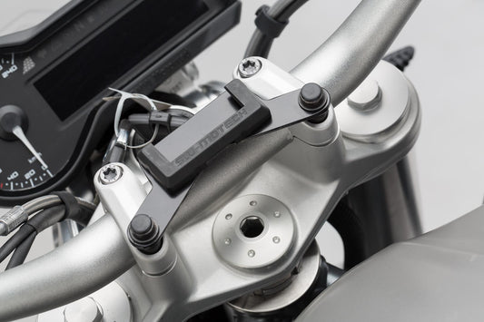 SW-Motech Navi-Halter am Lenker | Schwarz. BMW- / Triumph-Modelle, Himalayan.
