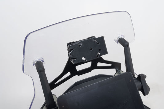 SW-Motech Navi-Halter im Cockpit | Schwarz. Kawasaki Versys 1000 (18-) / 1100 (24-).