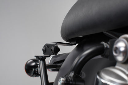 SW-Motech Adapter für SLC Seitenträger rechts | Für Bonneville T100/T120 (15-) ohne orig. Halteb.