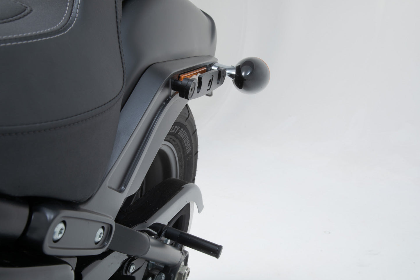 SW-Motech SLH Seitenträger LH2 links | Harley-Davidson Softail Fat Bob/ S (17-). Für LH2.