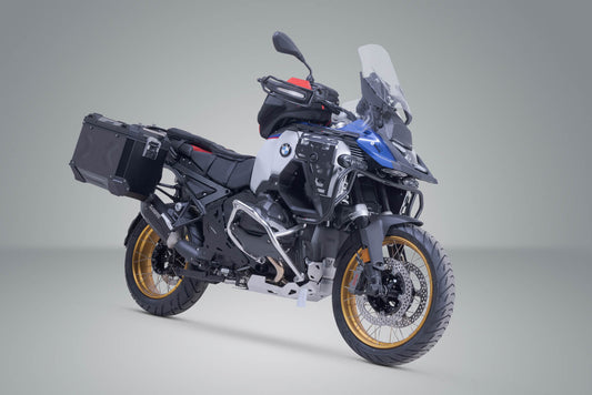 SW-Motech TRAX ADV Alukoffer-System + Akrapovic | Schwarz. 45/45 l. BMW R 1300 GS Adv. (24-).