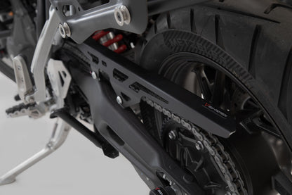 SW-Motech Kettenschutz | Schwarz. Triumph Tiger 800 Modelle (10-).