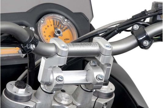 SW-Motech Vario-Lenkerverlegung für Ø 28 mm Lenker | Erhöhung/Verlegung variabel. Silbern.
