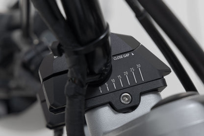 SW-Motech Lenkerverlegung variabel für Ø22 Lenker | H=25 mm. Verlegung 5/10/15/20/25/30 mm. Schwarz.