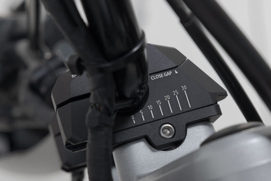 SW-Motech Lenkerverlegung variabel für Ø22 Lenker | H=25 mm. Verlegung 5/10/15/20/25/30 mm. Schwarz.