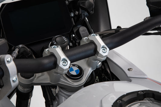 SW-Motech Lenkerverlegung | H=32 mm. Verlegung um 20 mm. Silbern. BMW-Modelle.