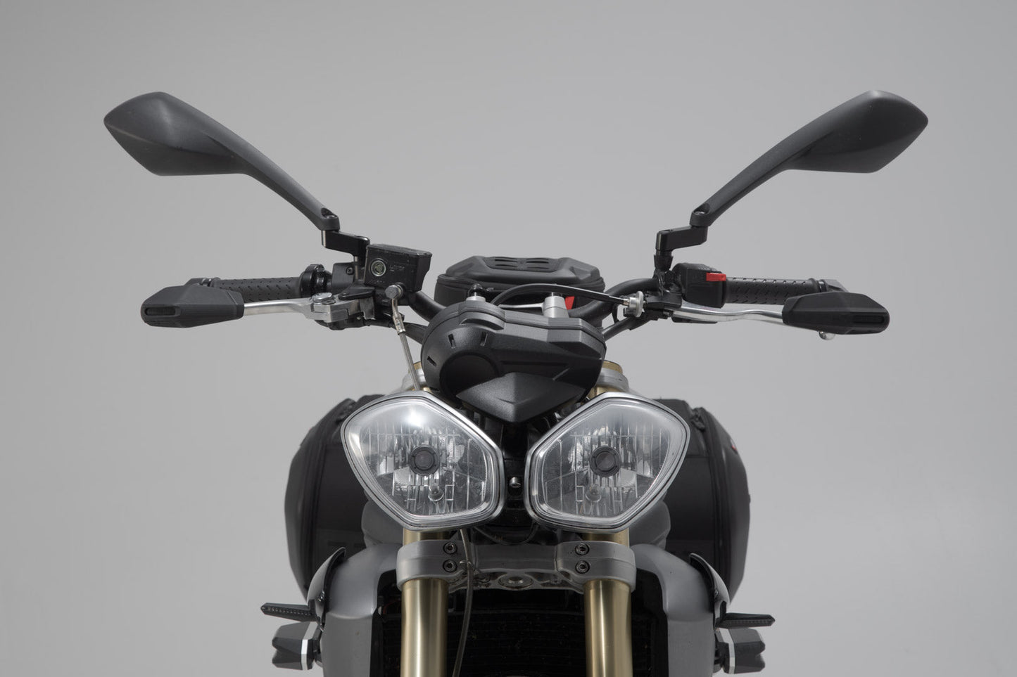 SW-Motech Hebelschützer mit Windabweiser | Schwarz. Triumph Street Triple 675.
