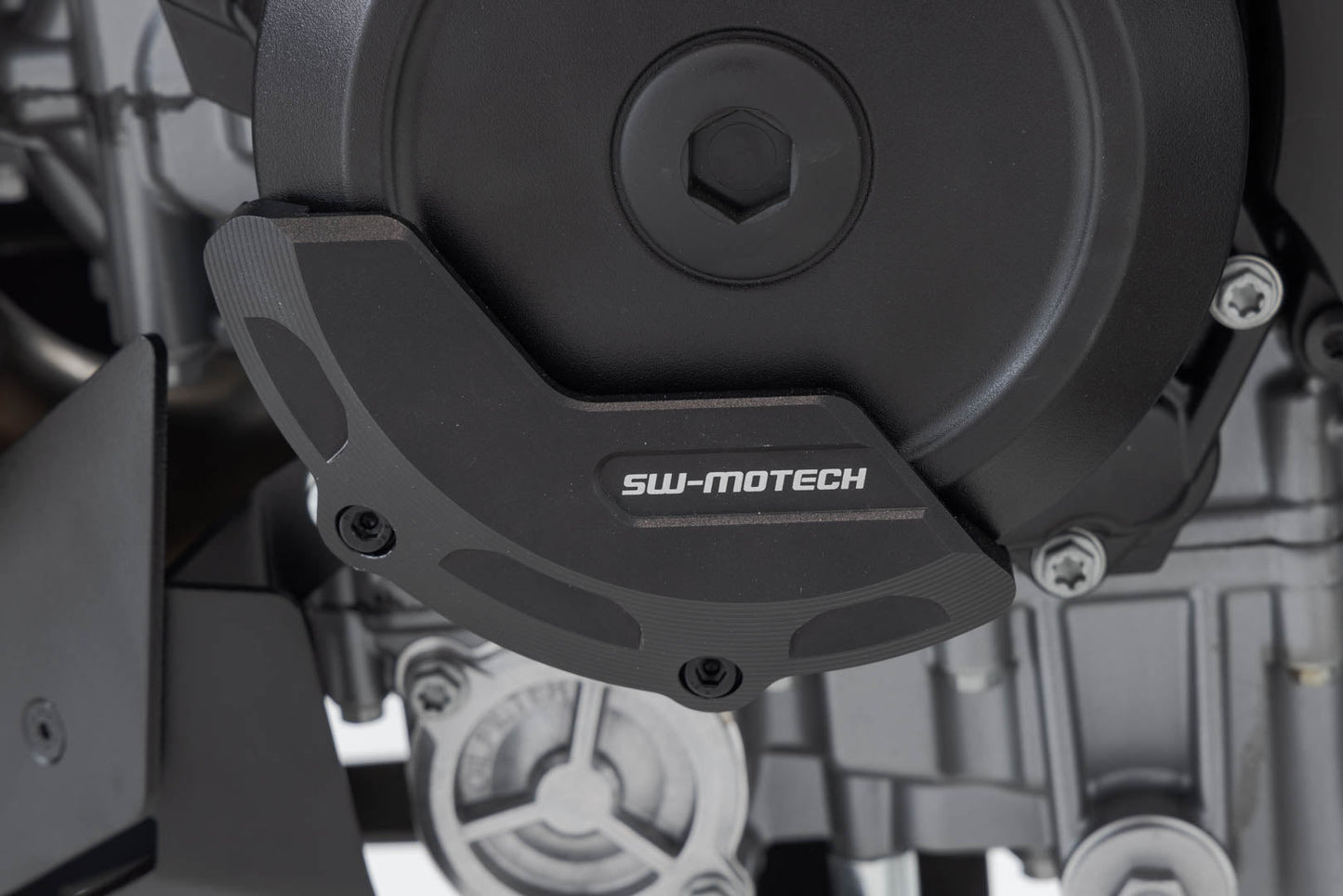 SW-Motech Motorgehäusedeckel-Schutz | Schwarz. KTM 990 Duke (23-).