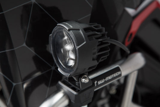 SW-Motech EVO Nebelscheinwerfer-Kit Universal | Schwarz. Mit Sturzbügelklemmen für Scheinwerfer.