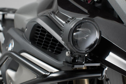 SW-Motech Adapter für SW-MOTECH Scheinwerfer-Halter | Schwarz. Für original BMW-Nebelscheinwerfer.