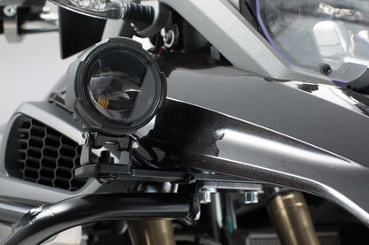 SW-Motech Scheinwerfer-Halter f. orig. BMW-Nebelscheinwerfer | Schwarz. BMW R 1200 GS (12-18), R 1250 GS (21-).