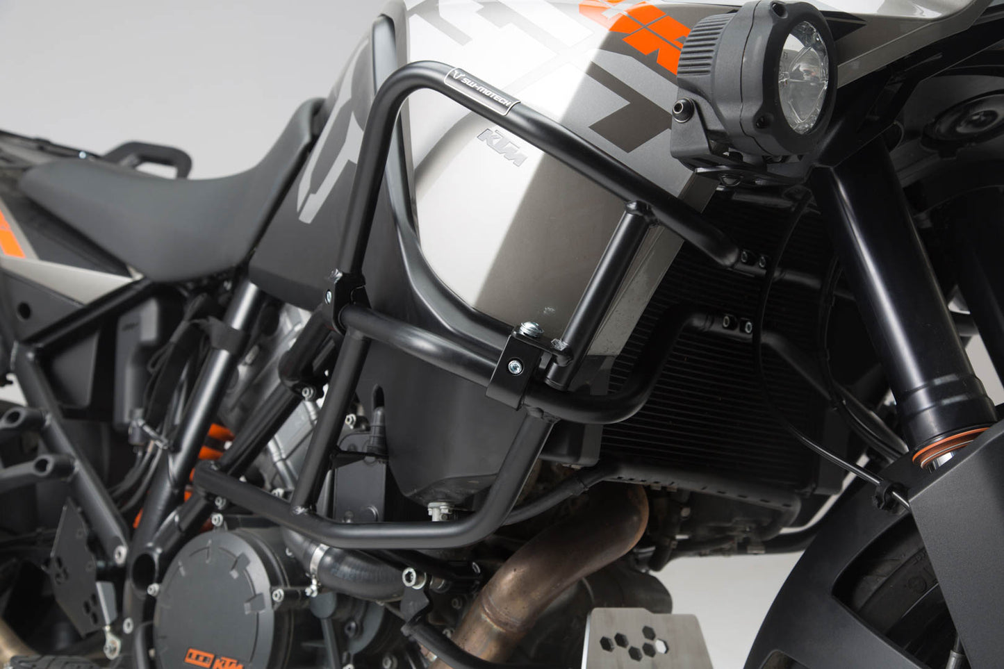 SW-Motech Oberer Sturzbügel für orig. KTM Sturzbügel | Schwarz. KTM 1290 SAdv R/ S (16-), 1090 Adv (16-).