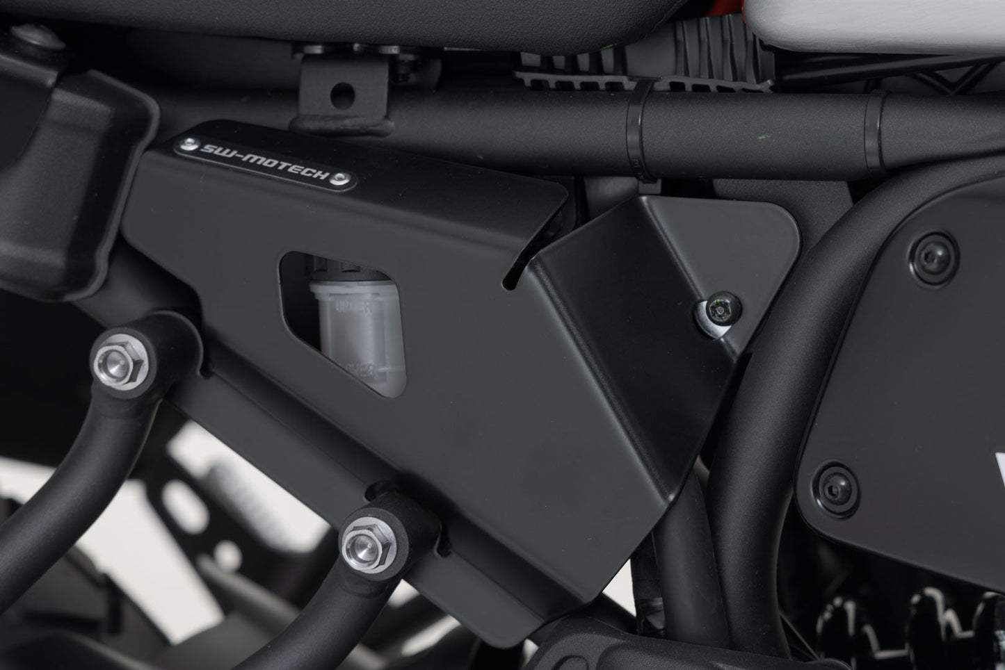 SW-Motech Bremsflüssigkeitsbehälter-Schutz Set | Schwarz. Yamaha XSR700 (15-) / XT (19-). L + R.