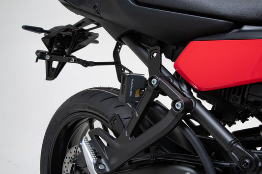 SW-Motech Bremsflüssigkeitsbehälter-Schutz | Schwarz. Yamaha Tracer 9 / GT (20-) / GT+ (22-).