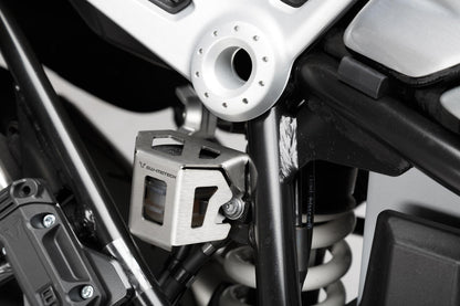 SW-Motech Bremsflüssigkeitsbehälter-Schutz | Schwarz. BMW R1200GS, R1250GS.