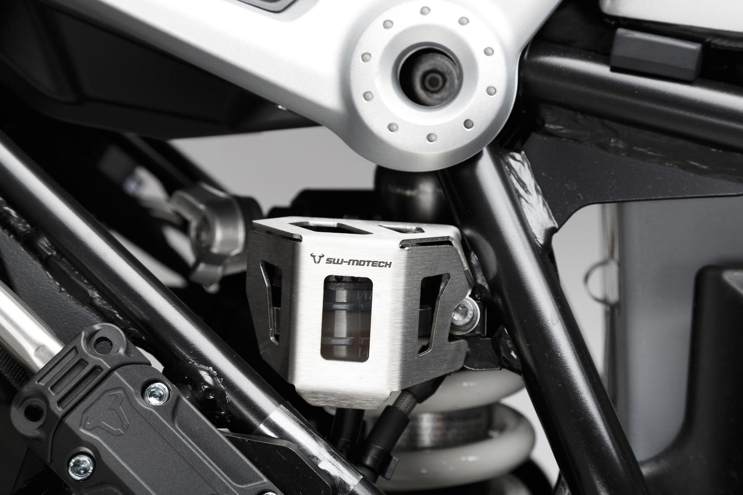 SW-Motech Bremsflüssigkeitsbehälter-Schutz | Silbern. BMW R nineT Modelle (14-).