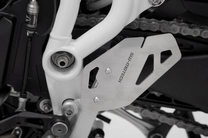 SW-Motech Fersenschutz links | Schwarz. Triumph Tiger 900/GT/Rally/Pro (19-23).