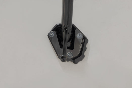 SW-Motech Seitenständerfuß-Verbreiterung | Schwarz/Silbern. Honda Modelle.