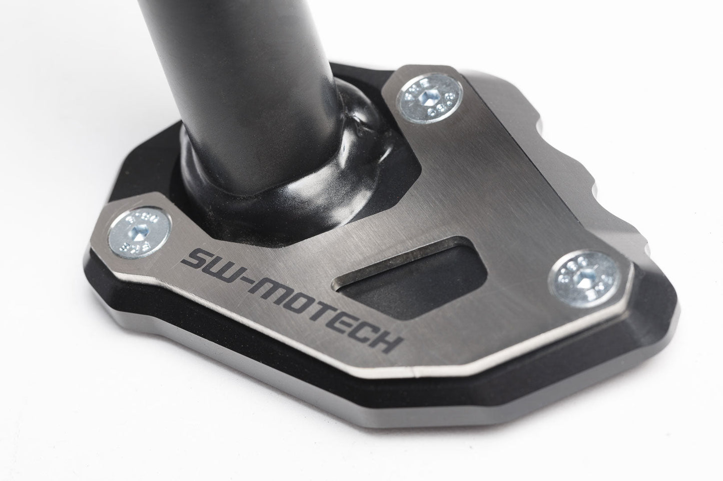 SW-Motech Seitenständerfuß-Verbreiterung | Schwarz/Silbern. KTM- / Husqvarna-Modelle (06-).