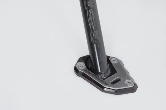 SW-Motech Seitenständerfuß-Verbreiterung | Schwarz/Silbern. KTM- / Husqvarna-Modelle.
