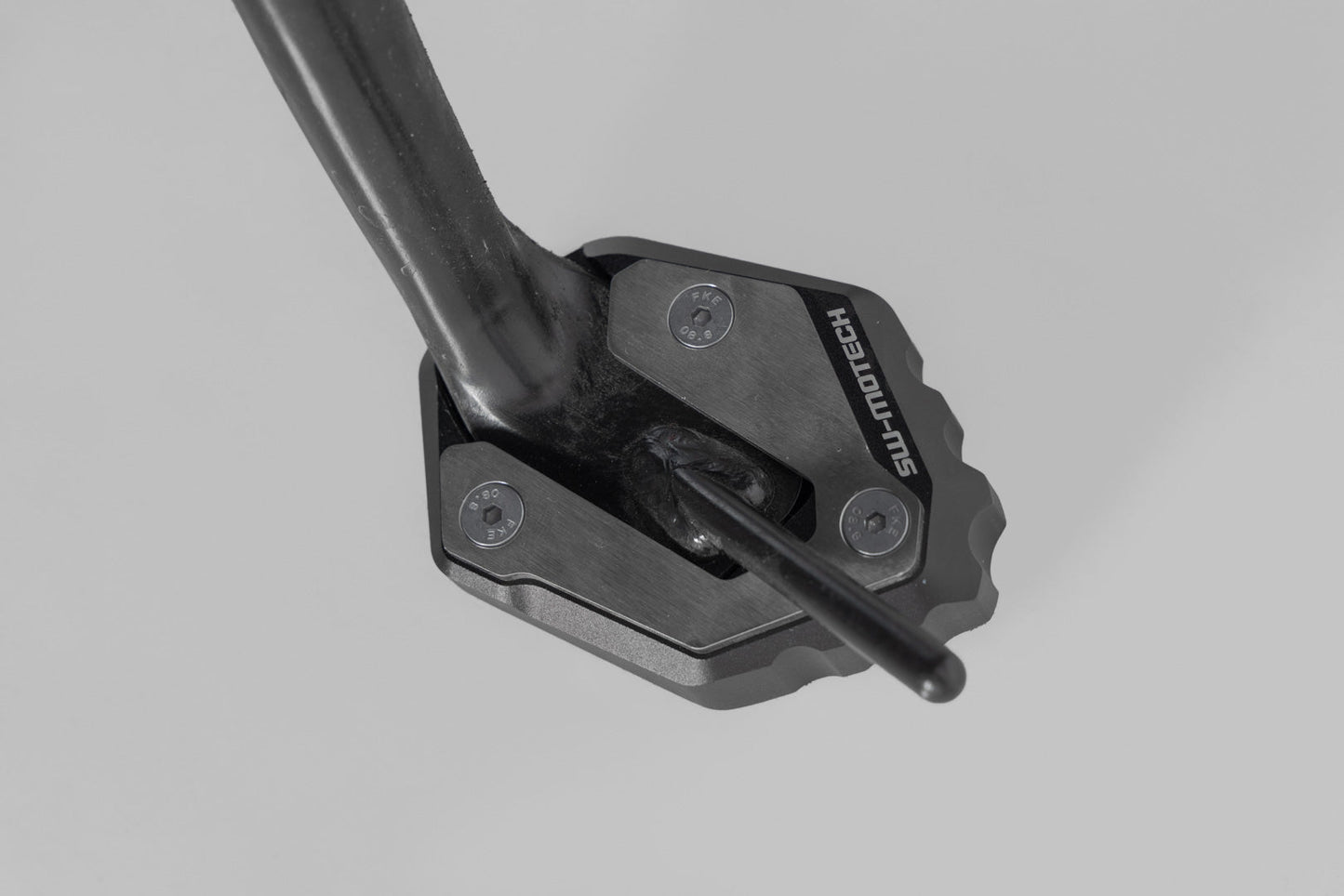 SW-Motech Seitenständerfuß-Verbreiterung | Schwarz/Silbern. Yamaha Ténéré 700 Modelle (19-).