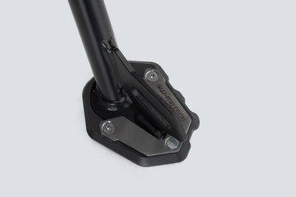 SW-Motech Seitenständerfuß-Verbreiterung | Schwarz/Silbern. BMW F 900 R / XR (19-).