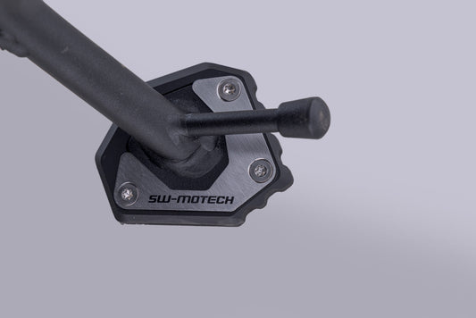 SW-Motech Seitenständerfuß-Verbreiterung | Schwarz/Silbern. Harley-Dav Pan America (21-).
