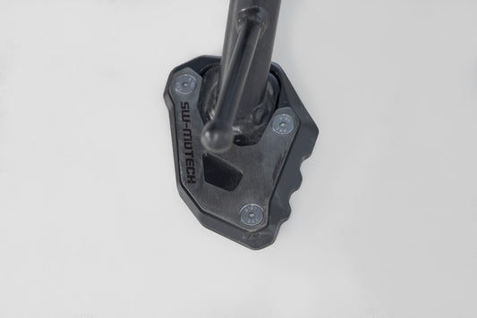 SW-Motech Seitenständerfuß-Verbreiterung | Schwarz/Silbern. Moto Morini X-Cape 650 (21-).