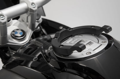 SW-Motech ION Tankring | Schwarz. Für BMW-/ Ducati-/ KTM-/ Triumph-Modelle.