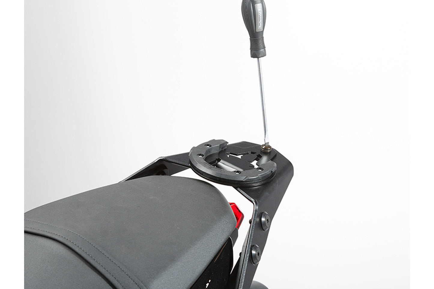 SW-Motech EVO Tankring für ALU-RACK Gepäckträger | Für EVO Tankrucksäcke. Schwarz.