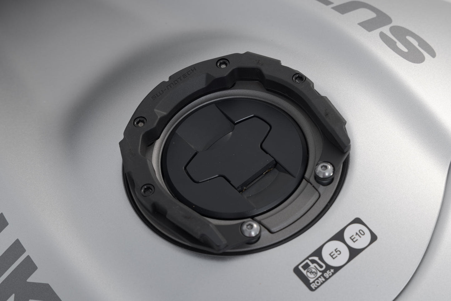 SW-Motech PRO Tankring | Schwarz. Suzuki GSX 1300 R Hayabusa (20-).